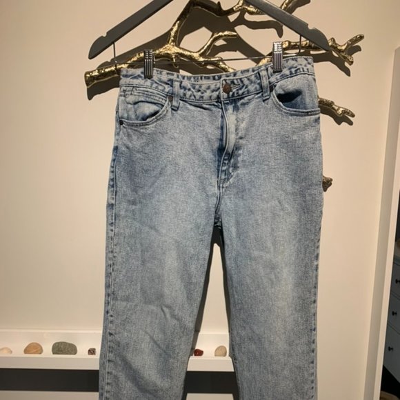 light wash jeans - Picture 1 of 4